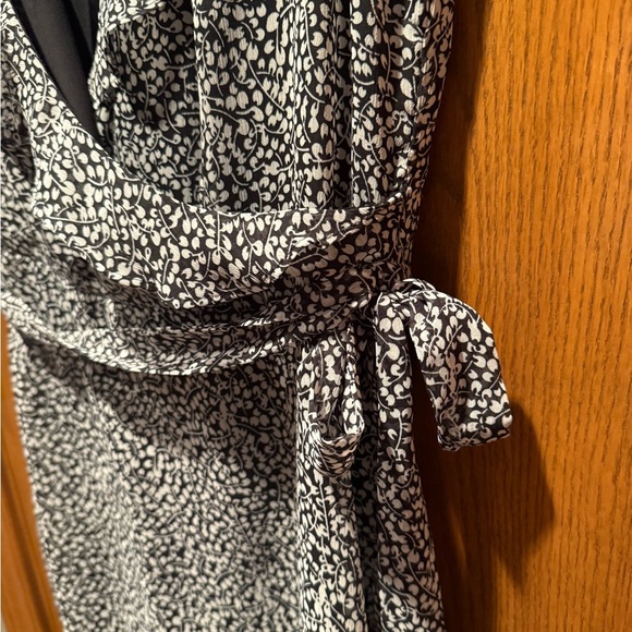 Danny & Nicole Elegant Black and White Patterned Dress - Picture 4 of 7